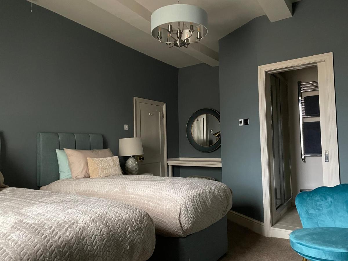 ウルバーストン Old Daltongate House Bed & Breakfast エクステリア 写真