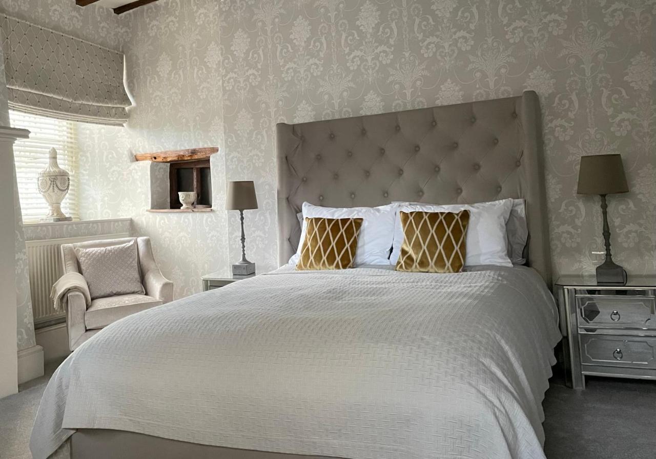ウルバーストン Old Daltongate House Bed & Breakfast エクステリア 写真