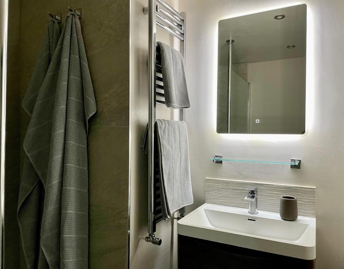 ウルバーストン Old Daltongate House Bed & Breakfast エクステリア 写真