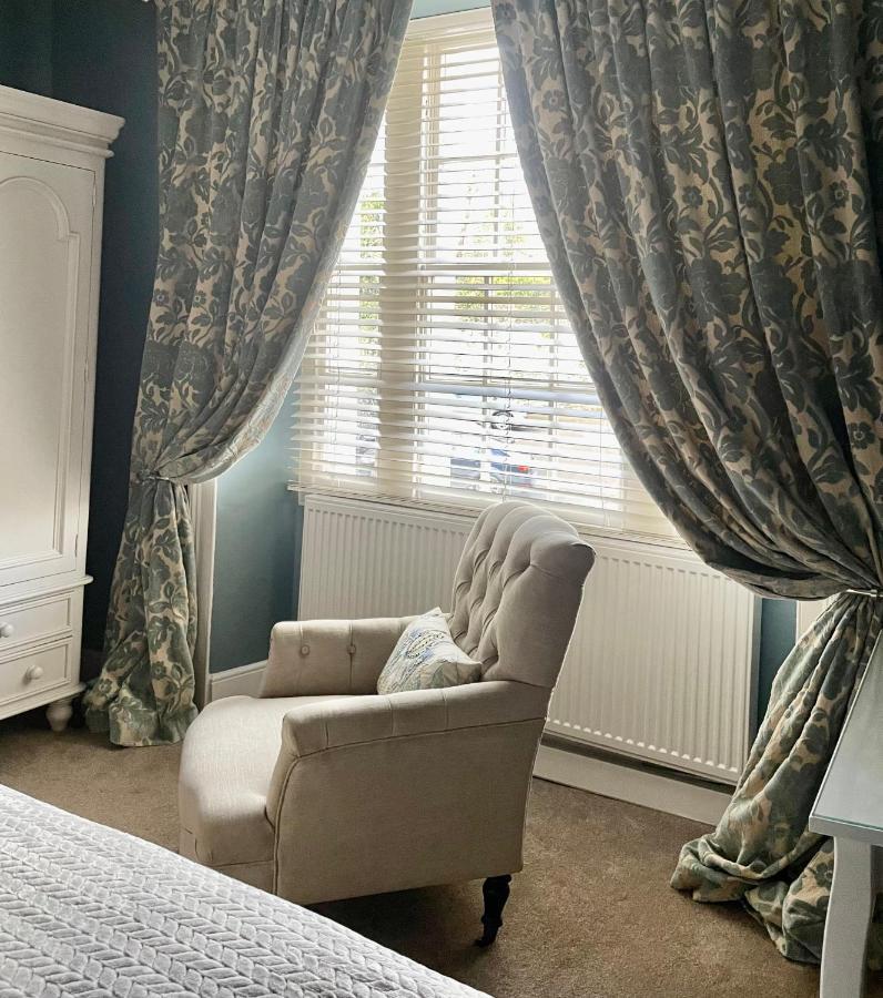 ウルバーストン Old Daltongate House Bed & Breakfast エクステリア 写真